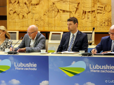 Lubuskie Forum Innowacji w Zielonej Górze. Na zdjęciu uczestnicy spotkania. 
