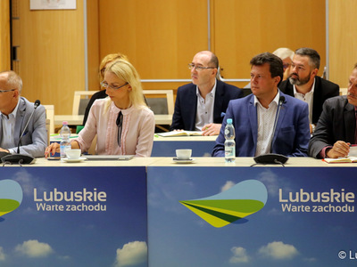 Lubuskie Forum Innowacji w Zielonej Górze. Na zdjęciu uczestnicy spotkania. 