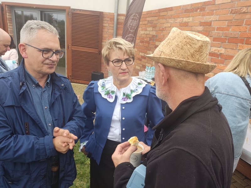 Rektor UZ, lubuska marszałek oraz winiarz Roman Grad