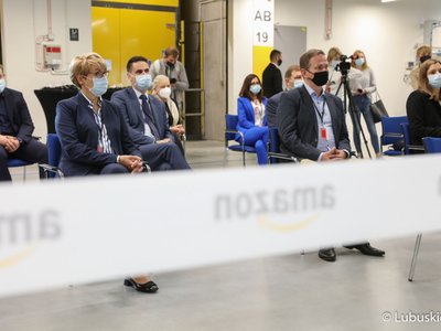Światowy lider branży e-commerce, firma Amazon oficjalnie otworzyła robotyczne centrum logistyczne w Świebodzinie. W uroczystości udział wzięła marszałek Elżbieta Anna Polak.