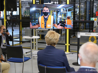 Światowy lider branży e-commerce, firma Amazon oficjalnie otworzyła robotyczne centrum logistyczne w Świebodzinie. 