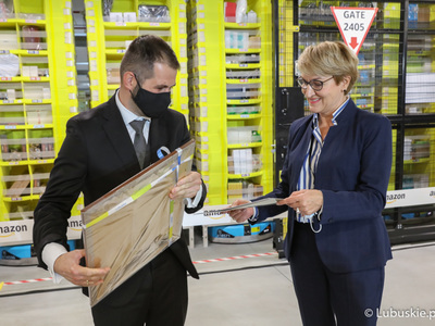 Światowy lider branży e-commerce, firma Amazon oficjalnie otworzyła robotyczne centrum logistyczne w Świebodzinie. W uroczystości udział wzięła marszałek Elżbieta Anna Polak.