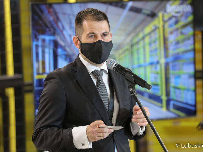 Światowy lider branży e-commerce, firma Amazon oficjalnie otworzyła robotyczne centrum logistyczne w Świebodzinie. .