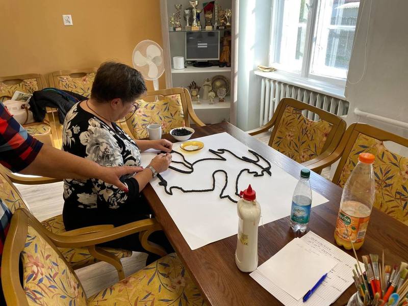 Członek zarządu woj. lubuskiego, Marcin Jabłoński odwiedził Centrum Aktywności Społecznej, w którym mają swoje siedziby seniorzy oraz strzeleckie NGO-sy.