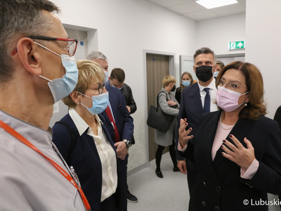 Wicemarszałek Sejmu Małgorzata Kidawa-Błońska, Marszałek Województwa Lubuskiego Elżbieta Anna Polak oraz poseł Waldemar Sługocki odwiedzili Centrum Zdrowia Matki i Dziecka w Zielonej Górze. 