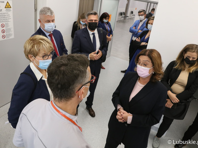 Wicemarszałek Sejmu Małgorzata Kidawa-Błońska, Marszałek Województwa Lubuskiego Elżbieta Anna Polak oraz poseł Waldemar Sługocki odwiedzili Centrum Zdrowia Matki i Dziecka w Zielonej Górze. 