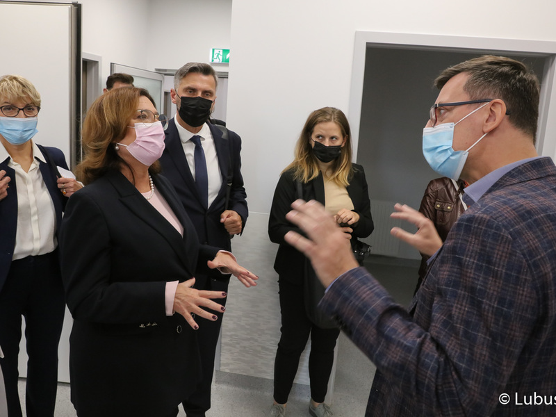 Wicemarszałek Sejmu Małgorzata Kidawa-Błońska, Marszałek Województwa Lubuskiego Elżbieta Anna Polak oraz poseł Waldemar Sługocki odwiedzili Centrum Zdrowia Matki i Dziecka w Zielonej Górze.