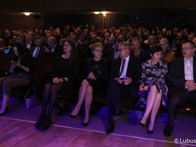 W uroczystej gali udział wzięli: marszałek Elżbieta Anna Polak, posłowie na Sejm RP: Waldemar Sługocki i Bogusław Wontor, radni województwa: Anna Synowiec, Grzegorz Potęga, Sebastian Ciemnoczołowski, Małgorzata Paluch-Słowińska, Aleksandra Mrozek, Zbigniew Koscik, władze uczelni, przedsiębiorcy i samorządowcy.


