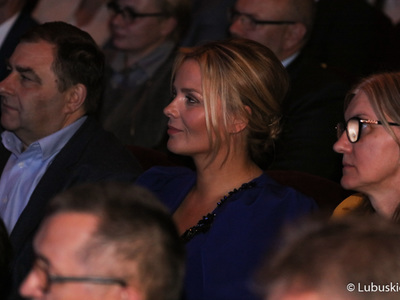 W gali udział wzięli: posłowie na Sejm RP: Waldemar Sługocki i Bogusław Wontor, radni województwa: Anna Synowiec (w środku), Grzegorz Potęga (z lewej), Sebastian Ciemnoczołowski, Małgorzata Paluch-Słowińska (z prawej), Aleksandra Mrozek, Zbigniew Koscik, władze uczelni, przedsiębiorcy i samorządowcy.

