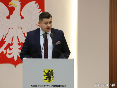 Uczestnicy drugiego dnia 45. Obrad Komisji ds. Współpracy Regionalnej i Przygranicznej, w Gdańsku. Na zdjęciu Krzysztof Burda, prezes Stowarzyszenia Polska Izba Rozwoju Elektromobilności.