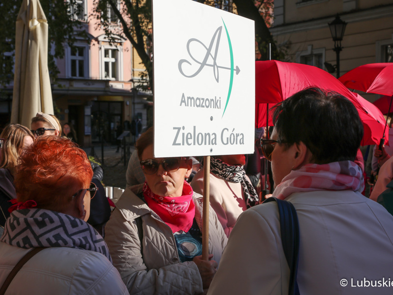 Uczestnicy Różowego Marszu w Zielonej Górze.