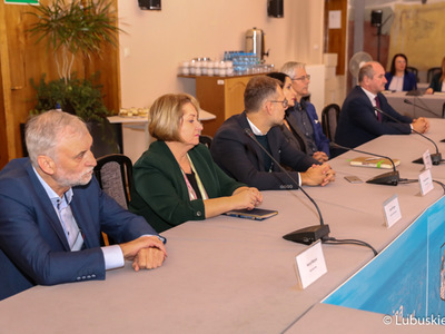 Uczestnicy spotkania w sprawie Porozumienia Terytorialnego w Kożuchowie