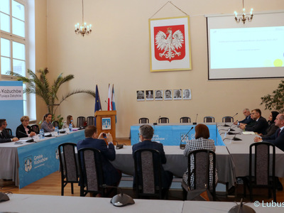 Uczestnicy spotkania w sprawie Porozumienia Terytorialnego w Kożuchowie