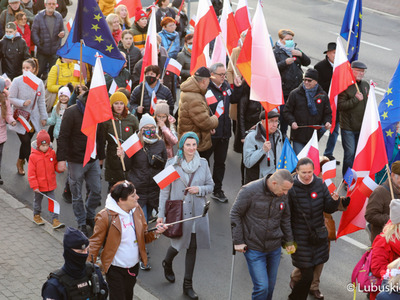 Marsz z okazji Narodowego Święta Niepodległości w Zielonej Górze pod hasłem "Niepodległa w Europie"