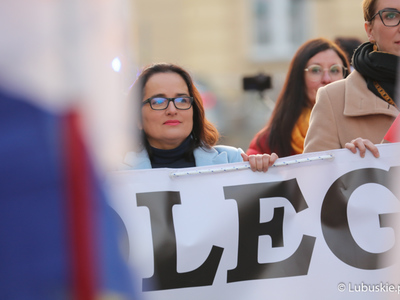 Marsz z okazji Narodowego Święta Niepodległości w Zielonej Górze pod hasłem "Niepodległa w Europie"