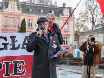 Marsz z okazji Narodowego Święta Niepodległości w Zielonej Górze pod hasłem "Niepodległa w Europie"