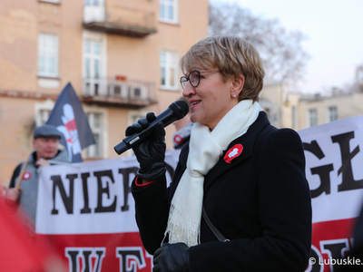 Marsz z okazji Narodowego Święta Niepodległości w Zielonej Górze pod hasłem "Niepodległa w Europie"