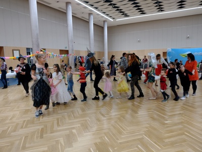 Bal równości i niepodległości - zabawa najmłodszych