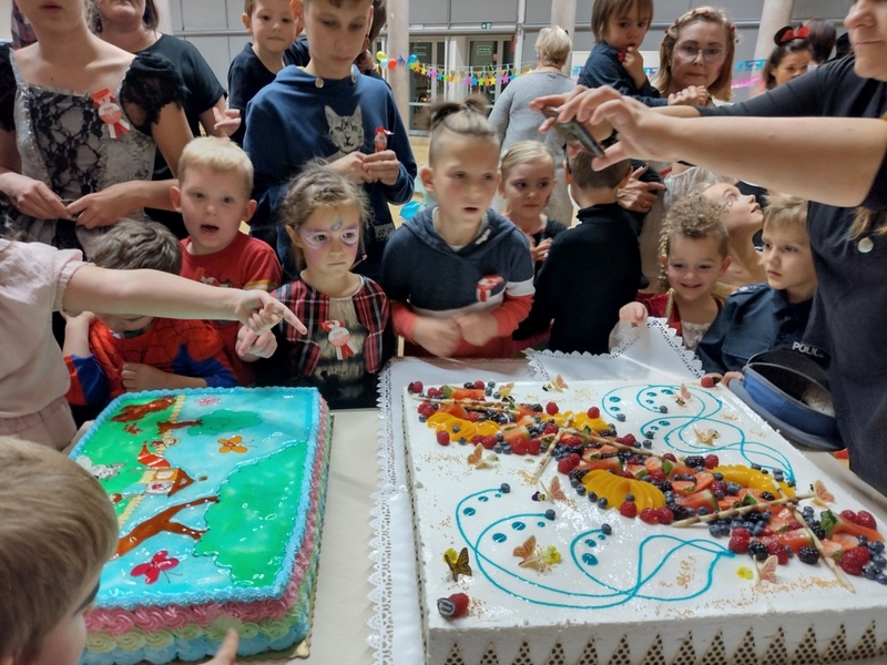 Bal równości i niepodległości - zabawa najmłodszych
