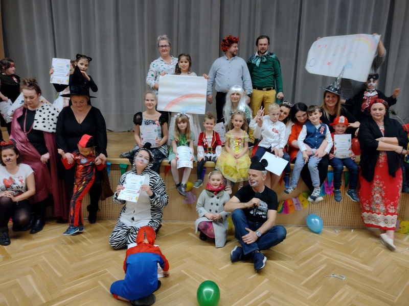 Bal równości i niepodległości - zabawa najmłodszych