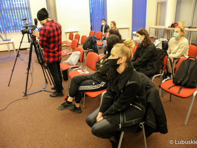 Konferencja prasowa Zarządu Województwa Lubuskiego dotycząca doniesień medialnych na temat budżetu województwa na 2022 rok oraz działalności posła Łukasza Mejzy