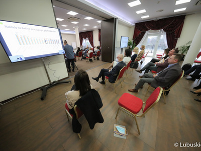 Uczestnicy Lubuskiego Forum Innowacyjności w Lubniewicach.