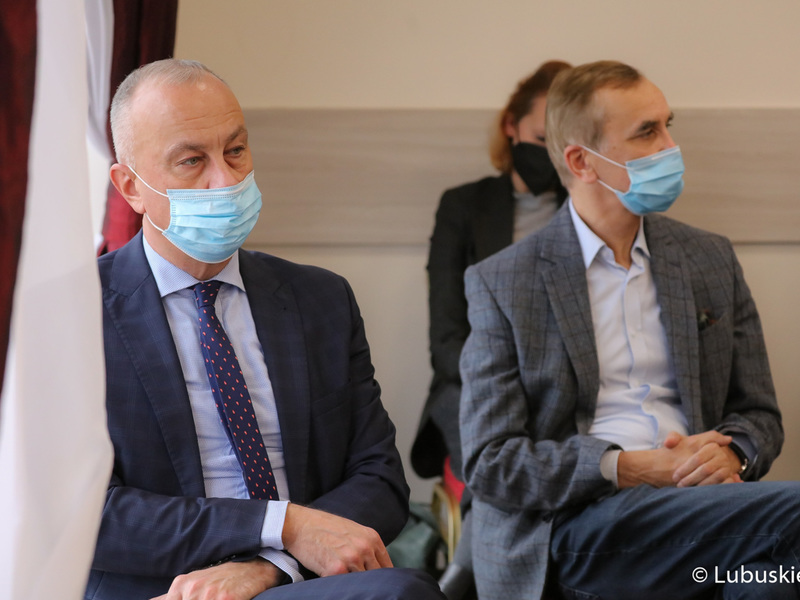 Członek zarządu woj. lubuskiego, Marcin Jabłoński na Lubuskim Forum Innowacyjności w Lubniewicach.