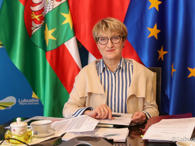 Marszałek Elżbieta Anna Polak podczas posiedzenia Wojewódzkiej Rady Kobiet 