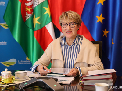 Marszałek Elżbieta Anna Polak podczas posiedzenia Wojewódzkiej Rady Kobiet 