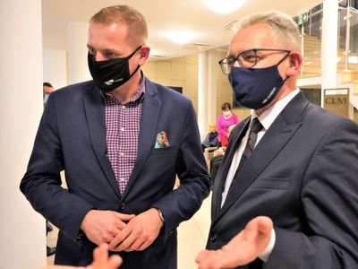 Wicemarszałek Województwa Lubuskiego Łukasz Porycki i Rektor Uniwersytetu Zielonogórskiego prof. Wojciech Strzyżewski 