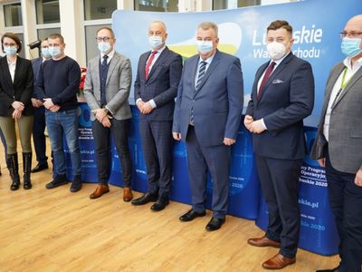 W sumie 21 grudnia 2021 roku podpisano 6 umów w ramach Działania 1.1 Badania i innowacje, Działania 1.2 Rozwój przedsiębiorczości oraz Poddziałania 1.5.1 Rozwój sektora MŚP – wsparcie dotacyjne.