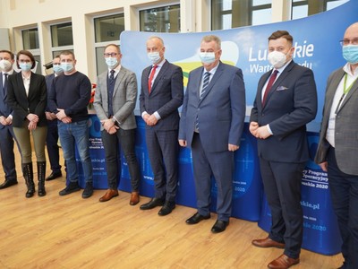 W sumie 21 grudnia 2021 roku podpisano 6 umów w ramach Działania 1.1 Badania i innowacje, Działania 1.2 Rozwój przedsiębiorczości oraz Poddziałania 1.5.1 Rozwój sektora MŚP – wsparcie dotacyjne.