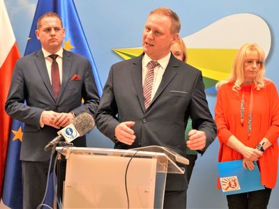 Uczestnicy zwołanej 4 stycznia 2022 roku konferencji prasowej w Sali Kolumnowej Urzędu Marszałkowskiego Województwa Lubuskiego.