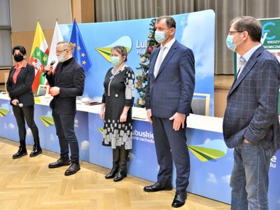 Polskie Towarzystwo Ekonomiczne organizuje Olimpiadę Wiedzy Ekonomicznej nieprzerwanie od 1987 roku. Decyzją Komitetu Głównego bieżąca – 35. - edycja Olimpiady Wiedzy Ekonomicznej odbywa się pod hasłem „Rola giełd w rozwoju społeczno-gospodarczym”.