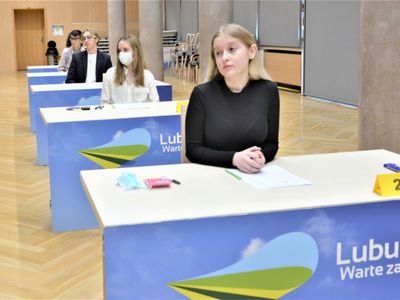 Polskie Towarzystwo Ekonomiczne organizuje Olimpiadę Wiedzy Ekonomicznej nieprzerwanie od 1987 roku. Decyzją Komitetu Głównego bieżąca – 35. - edycja Olimpiady Wiedzy Ekonomicznej odbywa się pod hasłem „Rola giełd w rozwoju społeczno-gospodarczym”.
