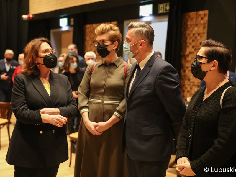 Lubuscy parlamentarzyści oraz wicemarszałkini Sejmu, Małgorzata Kidawa-Błońska w Centrum Kultury Kreatywnej w Zielonej Górze