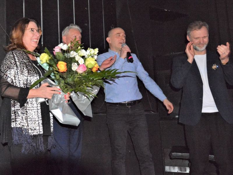 Długą owacją na stojąco publiczność nagrodziła twórców i aktorów premierowego spektaklu Lubuskiego Teatru. - Piękny, wspaniały spektakl! – chwaliły sztukę wicemarszałek Sejmu Małgorzata Kidawa-Błońska i marszałek województwa lubuskiego Elżbieta Anna Polak.