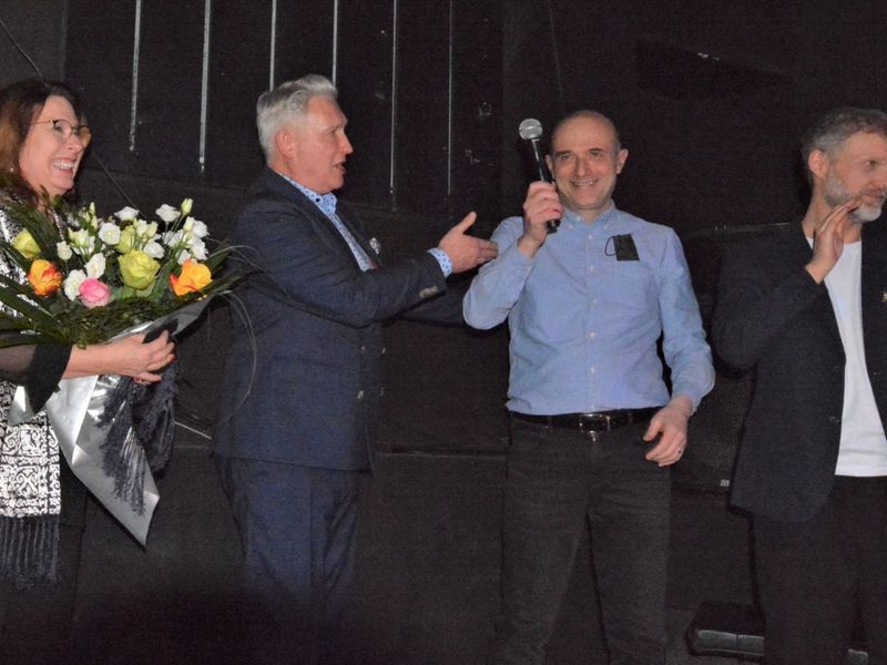 Długą owacją na stojąco publiczność nagrodziła twórców i aktorów premierowego spektaklu Lubuskiego Teatru. - Piękny, wspaniały spektakl! – chwaliły sztukę wicemarszałek Sejmu Małgorzata Kidawa-Błońska i marszałek województwa lubuskiego Elżbieta Anna Polak.