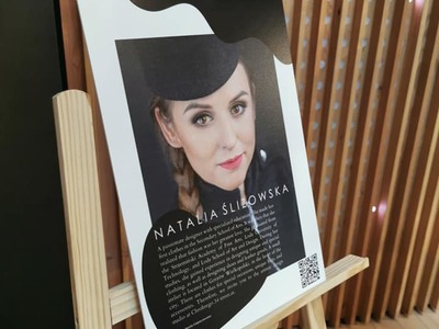 Natalia Ślizowska na światowej wystawie EXPO 2020 w Dubaju prezentuje kolekcję „Welcome, Dubai!” (50 projektów), inspirowaną przyrodą Ziemi Lubuskiej. 