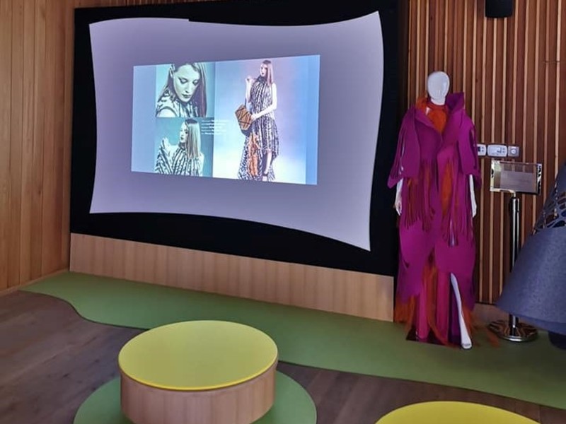 Natalia Ślizowska na światowej wystawie EXPO 2020 w Dubaju prezentuje kolekcję „Welcome, Dubai!” (50 projektów), inspirowaną przyrodą Ziemi Lubuskiej.