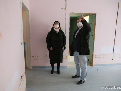 Szpital w Torzymiu buduje centrum geriatrii. Obecnie trwa kolejny etap prac nad dostosowaniem jednego z budynków lecznicy do potrzeb centrum. 