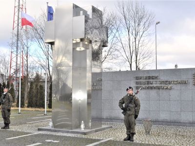 Co roku władze Słońska i województwa oddają hołd pamięci ofiarom Sonnenburg.