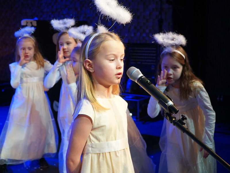 Regionalne Centrum Animacji Kultury w Zielonej Górze: 1 lutego 2022 roku młodzi kolędnicy zawładnęli sceną Centrum Kreatywnej Kultury!