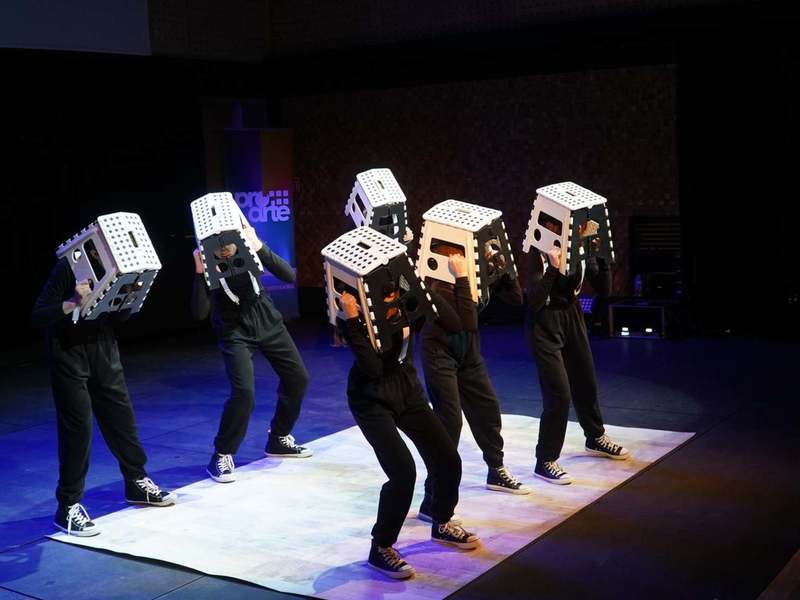 Regionalne Centrum Animacji Kultury w Zielonej Górze: 1 lutego 2022 roku młodzi kolędnicy zawładnęli sceną Centrum Kreatywnej Kultury!