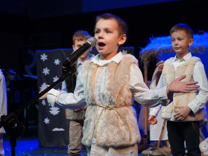 Regionalne Centrum Animacji Kultury w Zielonej Górze: 1 lutego 2022 roku młodzi kolędnicy zawładnęli sceną Centrum Kreatywnej Kultury!
