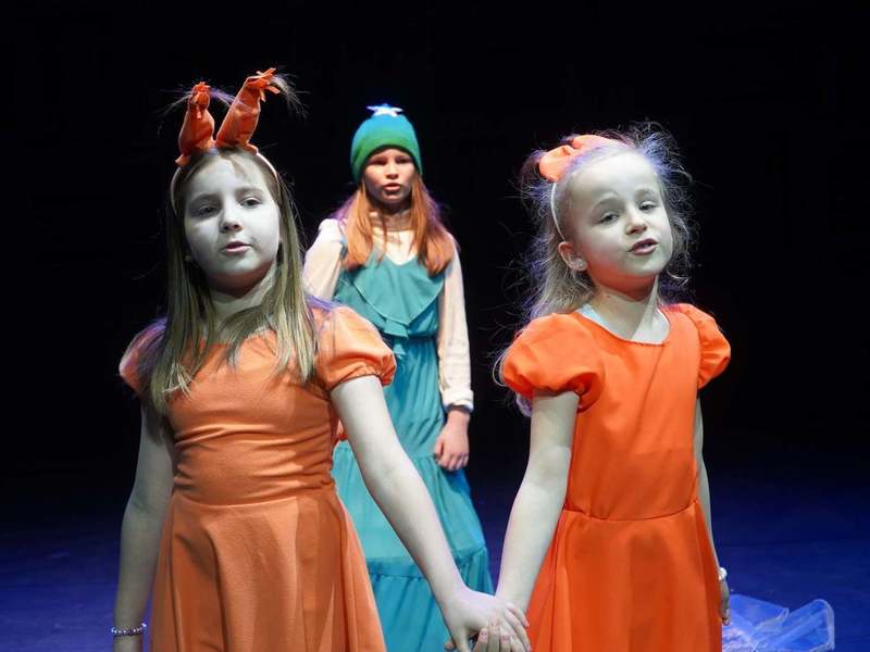 Regionalne Centrum Animacji Kultury w Zielonej Górze: 1 lutego 2022 roku młodzi kolędnicy zawładnęli sceną Centrum Kreatywnej Kultury!