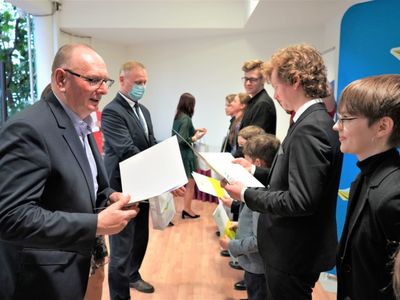 4 lutego 2022 r. Palmiarnia Zielonogórska. Wręczenie stypendiów naukowych, twórczych i artystycznych Marszałka Województwa Lubuskiego