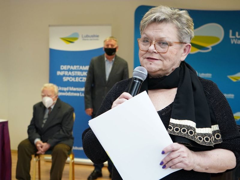 W piątek, 4 lutego 2022 r. w Palmiarni Zielonogórskiej wręczono Nagrody Kulturalne Marszałka Województwa Lubuskiego oraz Złote Dukaty Lubuskie za lata 2020 i 2021. W uroczystości brali udział radni sejmiku, dyrektorzy departamentów Urzędu Marszałkowskiego, kierownicy wydziałów.