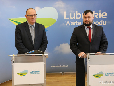 Wicemarszałek Województwa Lubuskiego Stanisław Tomczyszyn (z lewej) oraz dyr Departamentu PROW Arkadiusz Dąbrowski