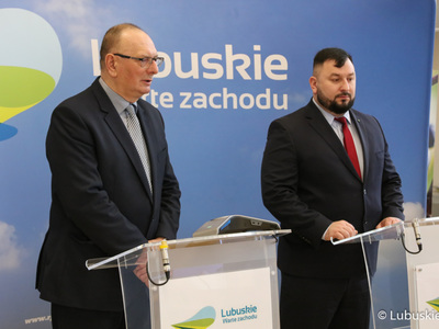 Wicemarszałek Województwa Lubuskiego Stanisław Tomczyszyn (z lewej) oraz dyr Departamentu PROW Arkadiusz Dąbrowski